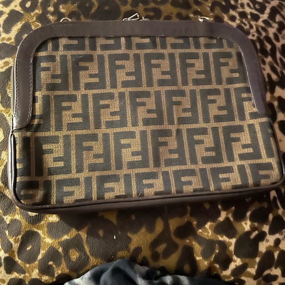 Vintage Canvas Fendi zucca crossbody (orginal strap missing added strap) - Picture 4 of 10